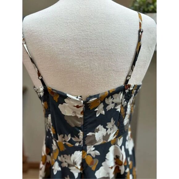 Old Navy L steel blue floral pattern sundress w- smocked back and adjustable str - Picture 3 of 8